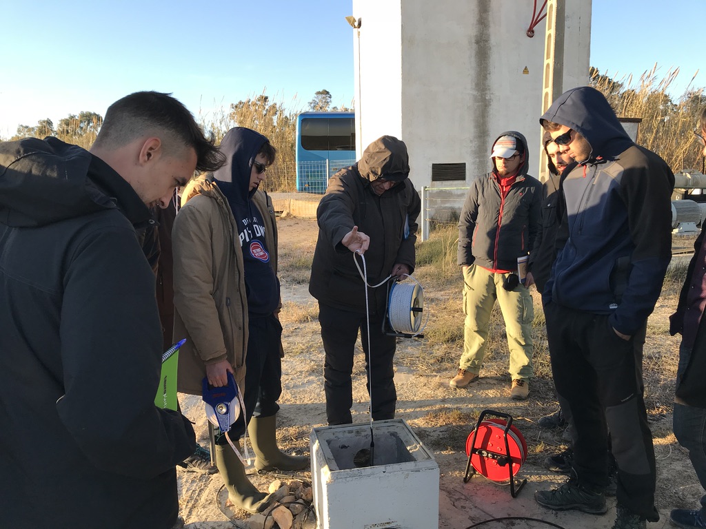 Midiendo el nivel piezométrico en el delta del Ebro. 2019